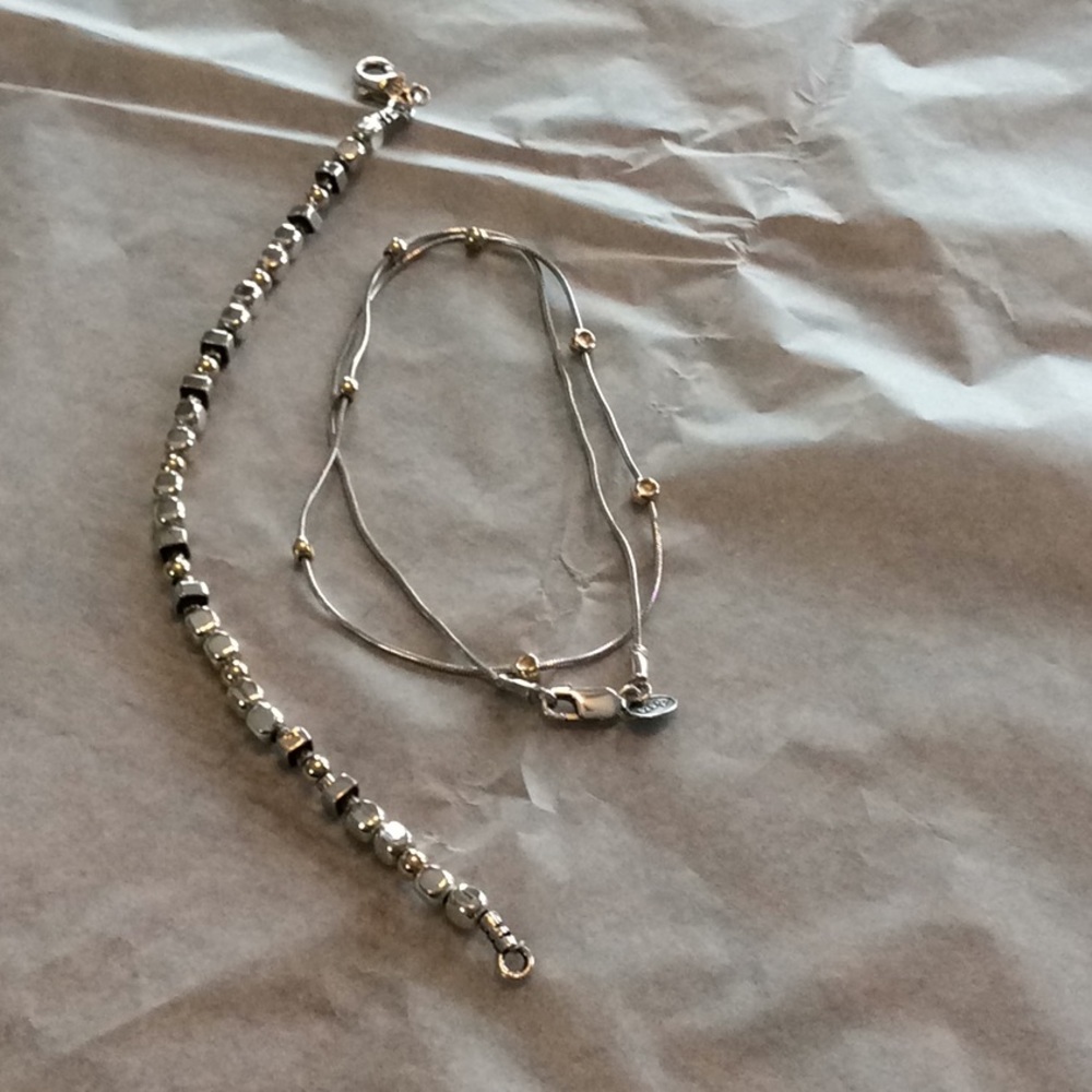 2 bracelets
